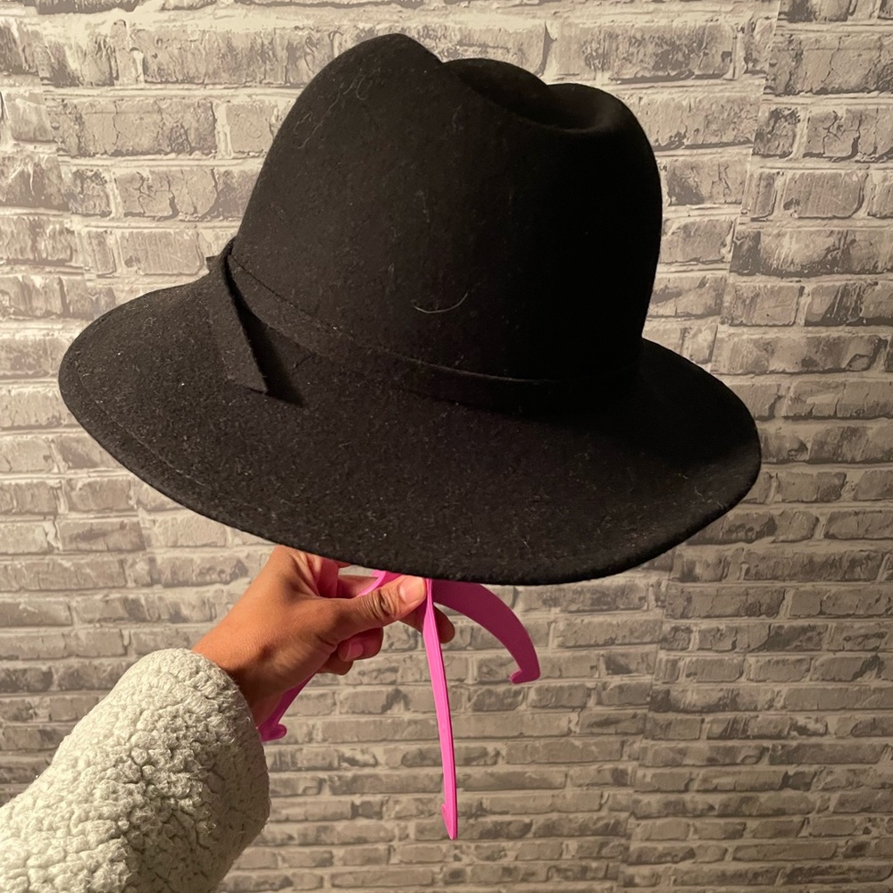 Casual black hat
